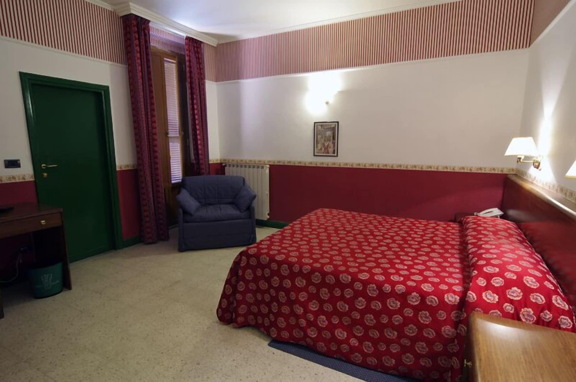 Iris Crillon Hotel 3*